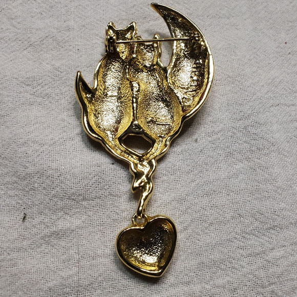 Super Cute Vintage CATTAILS (AJC) Cat's sitting on moon brushed Goldtone brooch - Picture 3 of 9